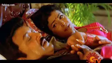 Pratyuksha to Sex + Cleavage Show – FSIBlog.com