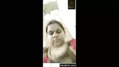 Today Exclusive - Hot Telugu Bhabhi Showing Her?