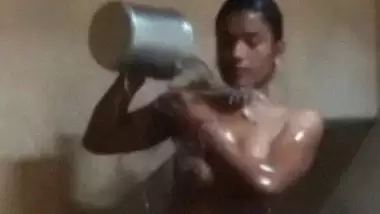 Nude desi nari bathing video online
