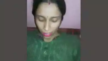 Cheating bhabhi fucking with lover?talking on phone too