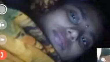 Horny Bhabhi Showing Boobs and Fingerring New Video