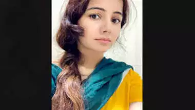 Pakistani Beautiful actress RabiPirzada Video