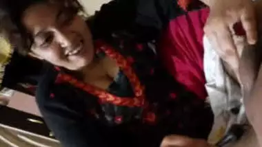 Sexy bhabhi shaving hubby?s dick hair