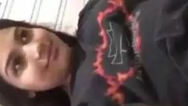 horny aunty finguiring self recorded clip