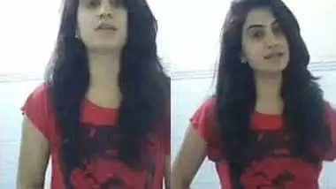 Indian Girl showing boobs saying ?mujhe toh yaad hi nahi main bra nahi pahni hu?
