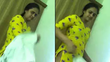 Desi hostel girl recorded by her roommate and vidoe with her BF 1