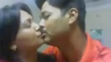 tamil cpl kissing and boobs sucking