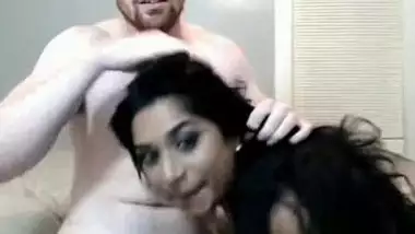 sexy desi girl giving hot blowjob to videshi cock on cam?