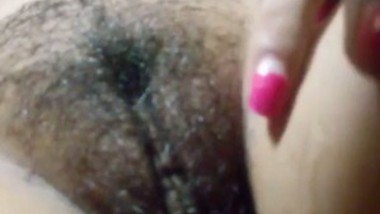 Very Hairy 31yr old Black Girl Fingers her Cunt on Cam