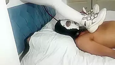 Facesitting Arab Salve In Yoga Pants ?????? ??? ?????