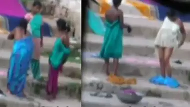 Local guy caught sexy Indian aunts take a bath outdoor in the river. era desi
