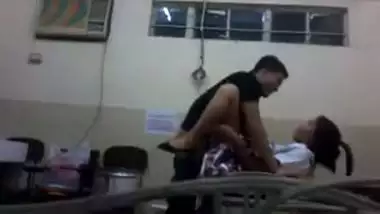 Indian college girl desi mms sex video in classroom