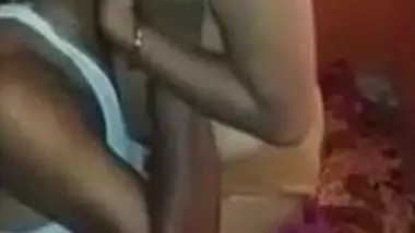 Mature Indian XXX wife?s extramarital home sex affair on MMS