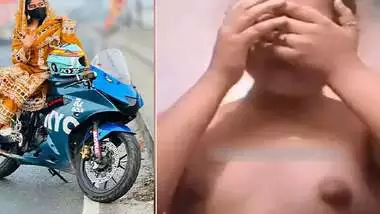 Indian biker girl tiny tits showing free sexy Indian
