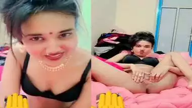 Cute bhabhi showing pussy on video call viral xxx