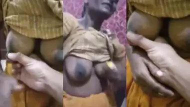 Owner squeezes his maid?s boobs in desi mms