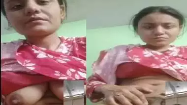 Big ass aunty slapping booty during live call